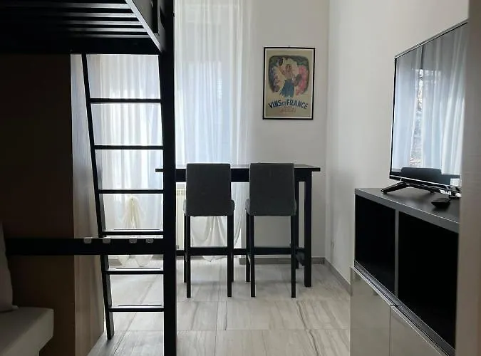 Bilocale Moderno E Funzionale アパート